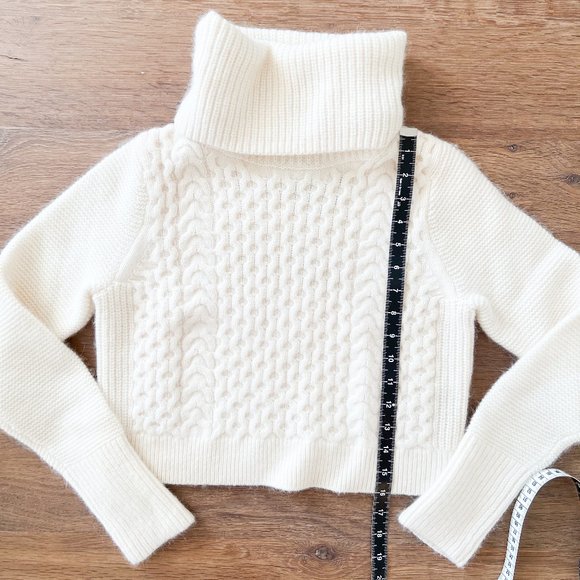 ✨ NWT ✨ Cream - Club Monaco - Leala Cropped Sweater - Picture 7 of 12